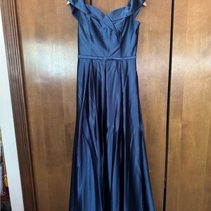 Elegant Blue Evening Gown
